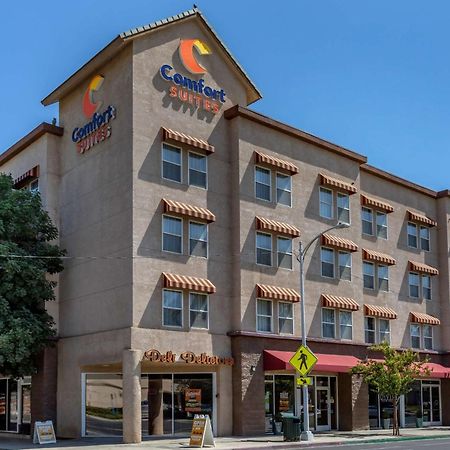 Comfort Suites Visalia - Convention Center Экстерьер фото