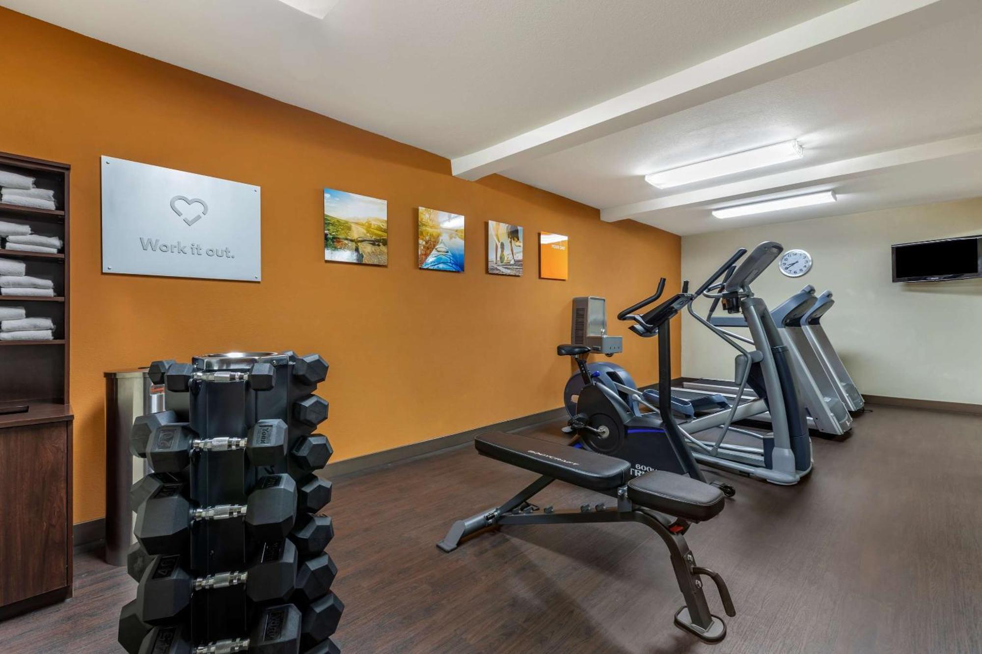 Comfort Suites Visalia - Convention Center Экстерьер фото
